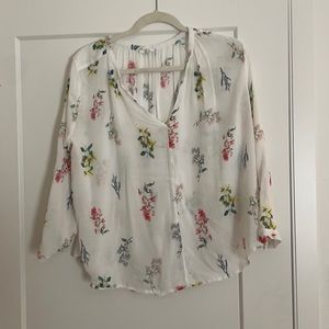 dRA Los Angeles top. White with floral details.